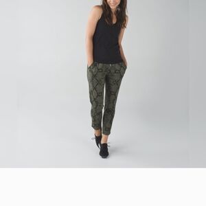 Lululemon Athletica Green Ankle Cropped Pants